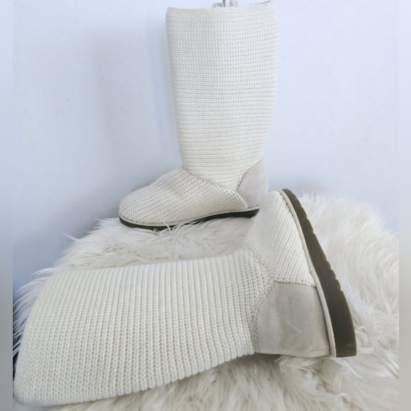 SO Foldover Sweater White Boots Size 9. 🌴 - Picture 4 of 10
